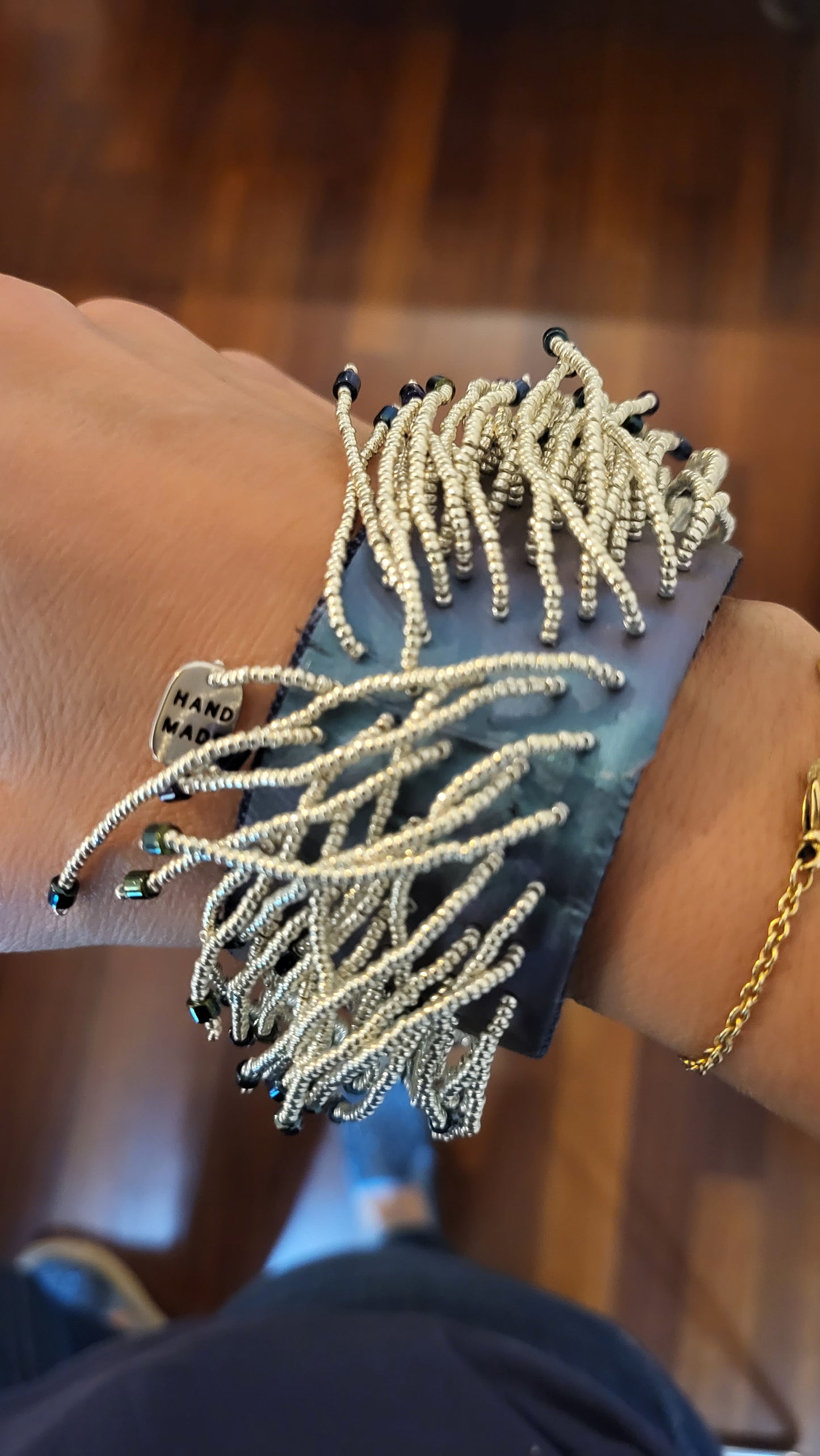 Bracciale con frange in perline